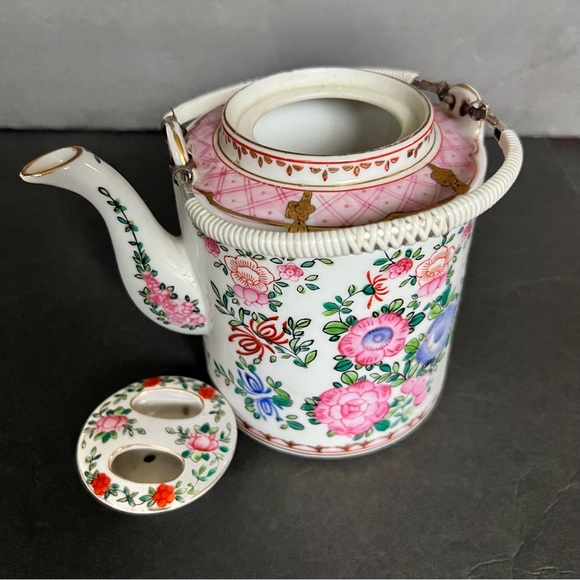 Vintage Japanese Tea Pot Lowestoft Hand Painted White with Flowers - Picture 12 of 16